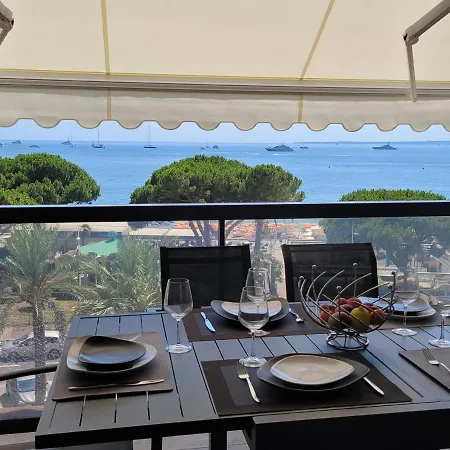 Center Bay T4 Antibes
